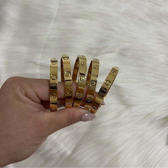 LOVE is love Bangle Bracelet with Screwdriver in Gold with 4 stones - Picture 5 of 11